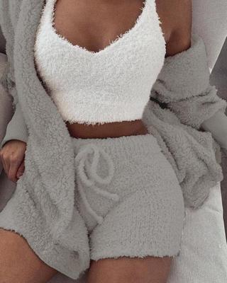 Velours de Rêve – Ensemble Pyjama Femme 3 Pièces Doux & Confort