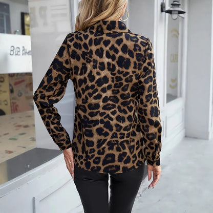 Chemise Féline Élégance – Manches Longues, Col à Imprimé Léopard avec Boucle